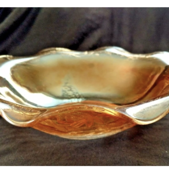 Elegant Glassware Depression Era 10" Swirled Bowl 10" wide x 3 1/2" deep - Picture 5 of 5